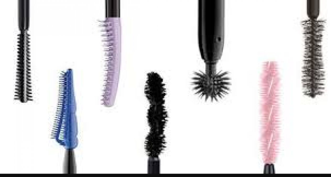 Important  information about the shape of brush used for mascara