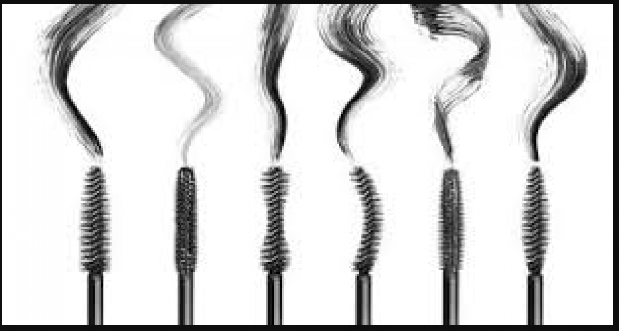 Important  information about the shape of brush used for mascara