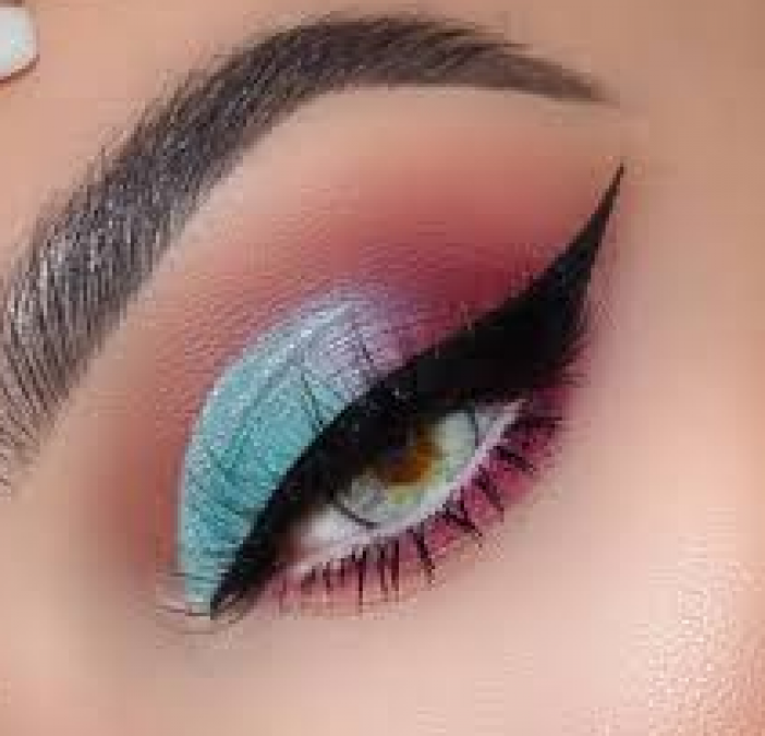 Try this trendy makeup, you will get attractive look