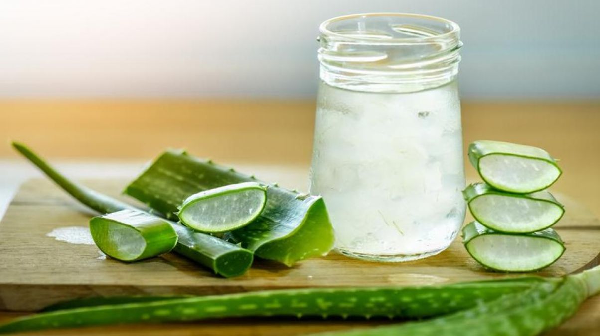 This cream of aloe vera will make your face even blonder!