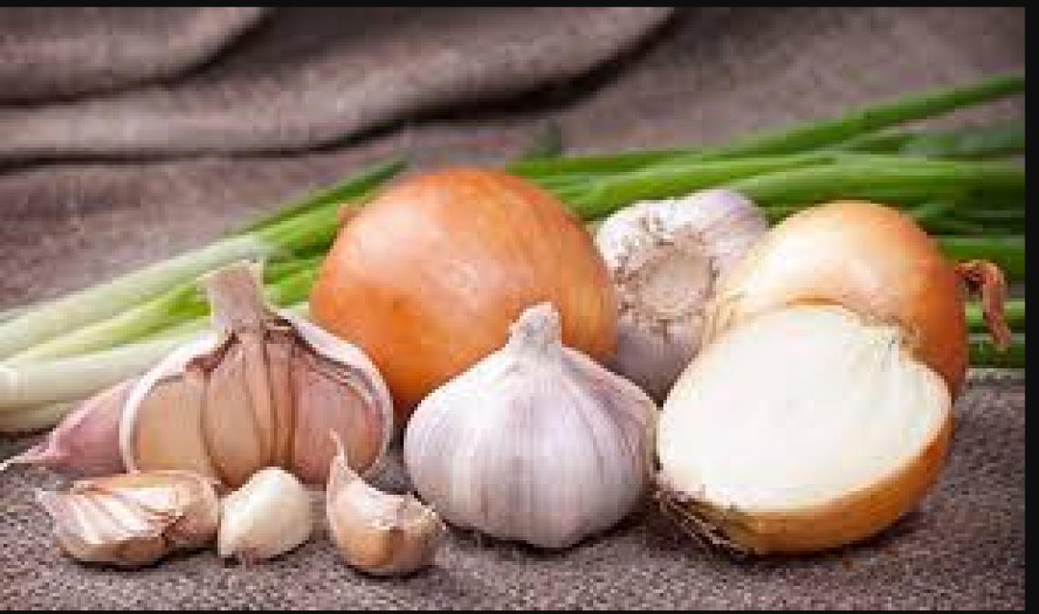 Use onion and garlic to enhance beauty