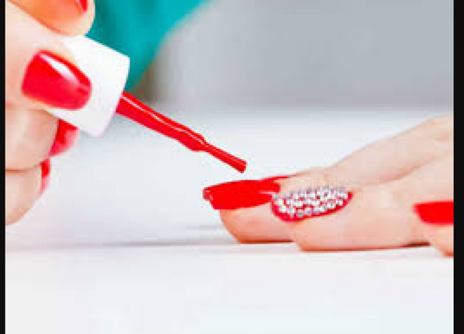 Take care of these things after applying nail paint to give an attractive look to the nails