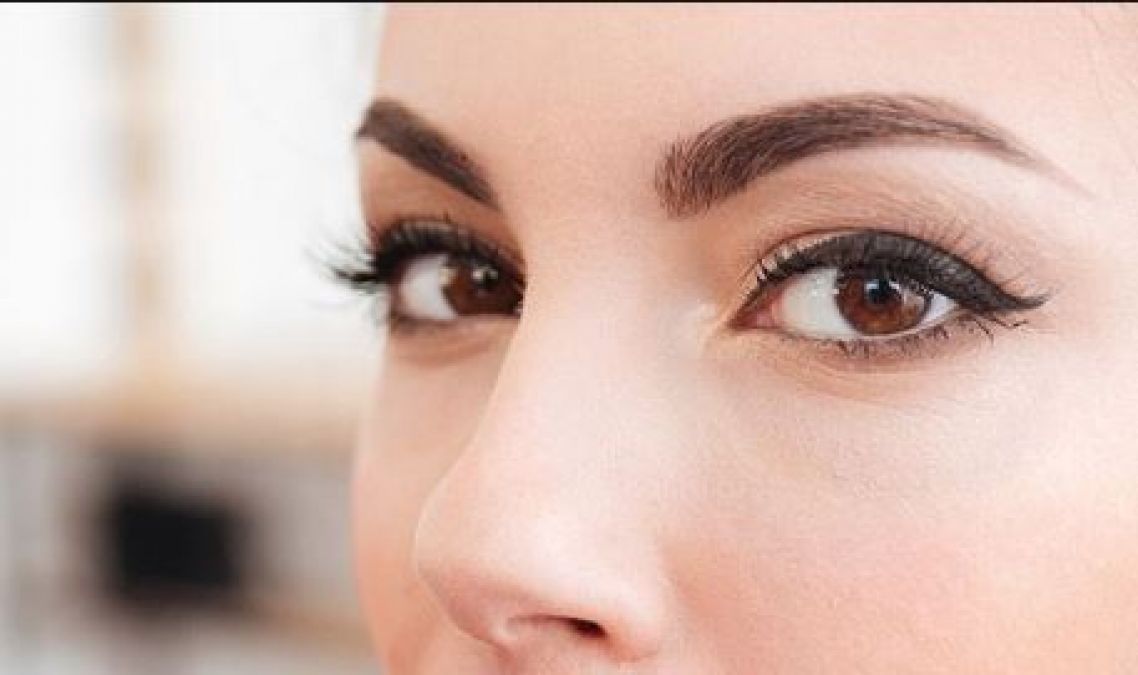 क्या आप करती हैं Eye brow के लिए Microblading, जानें इसके नुकसान और फायदे