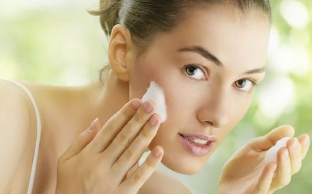 Adopt these tips to protect your skin in rainy season