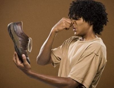 Here's who to get rid of smell coming from shoes in monsoon