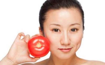 This tomato facial helps you get glowing skin, Know its benefits