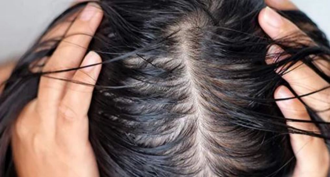 बालों के लिए वरदान है सी-सॉल्ट, जानिए फायदे और कैसे करना है इस्तेमाल