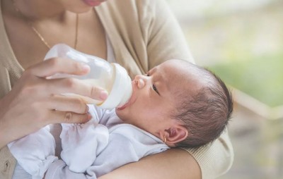 Know the Disadvantages Before Feeding Powdered Milk to Your Baby