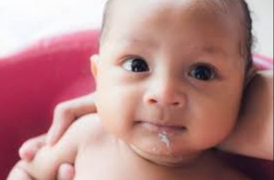 Know the reason why your baby does vomit after breastfeeding