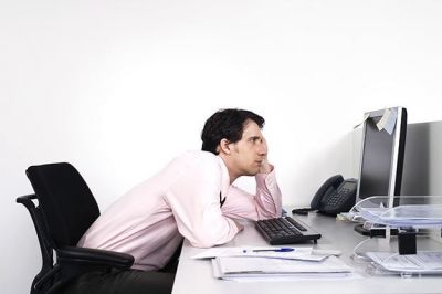 Adopt these tips to avoid boredom in office