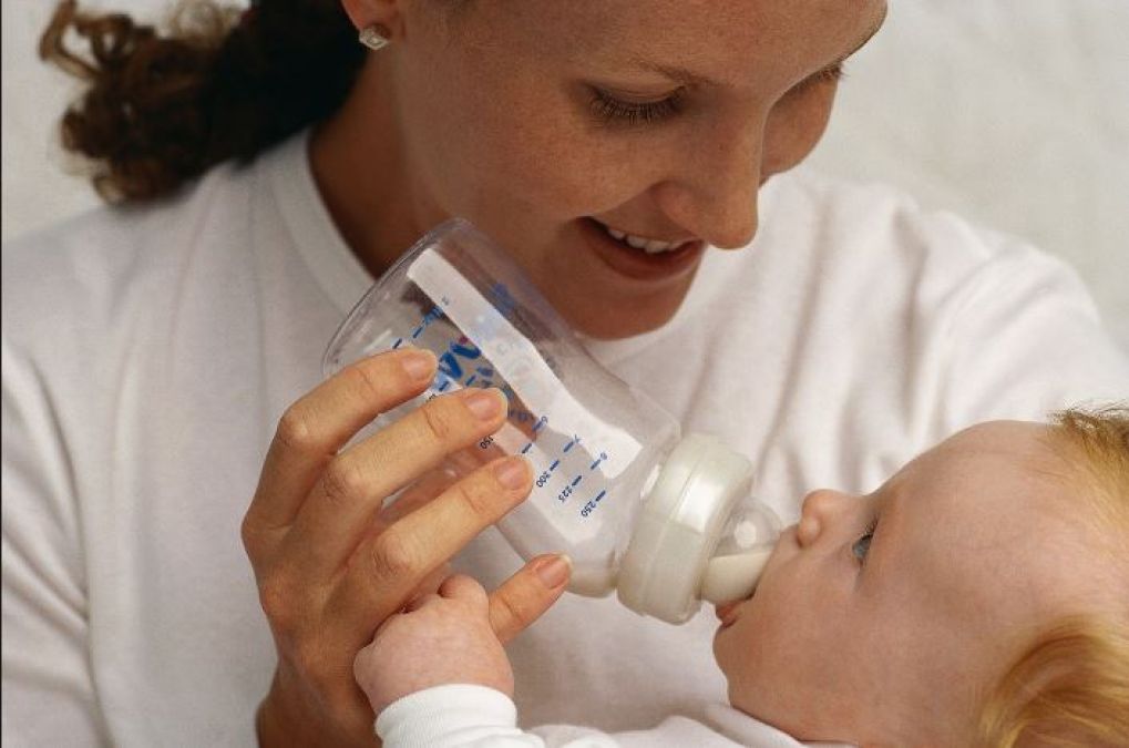 Plastic Bottles, not the best way to feed your baby