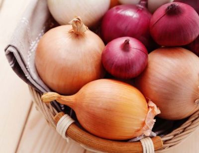 Use Onion Juice for Monsoon Infections: Benefits and Home Remedies