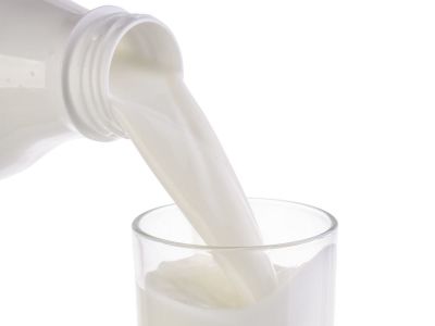 कब्ज़ की समस्या को दूर करता है दूध
