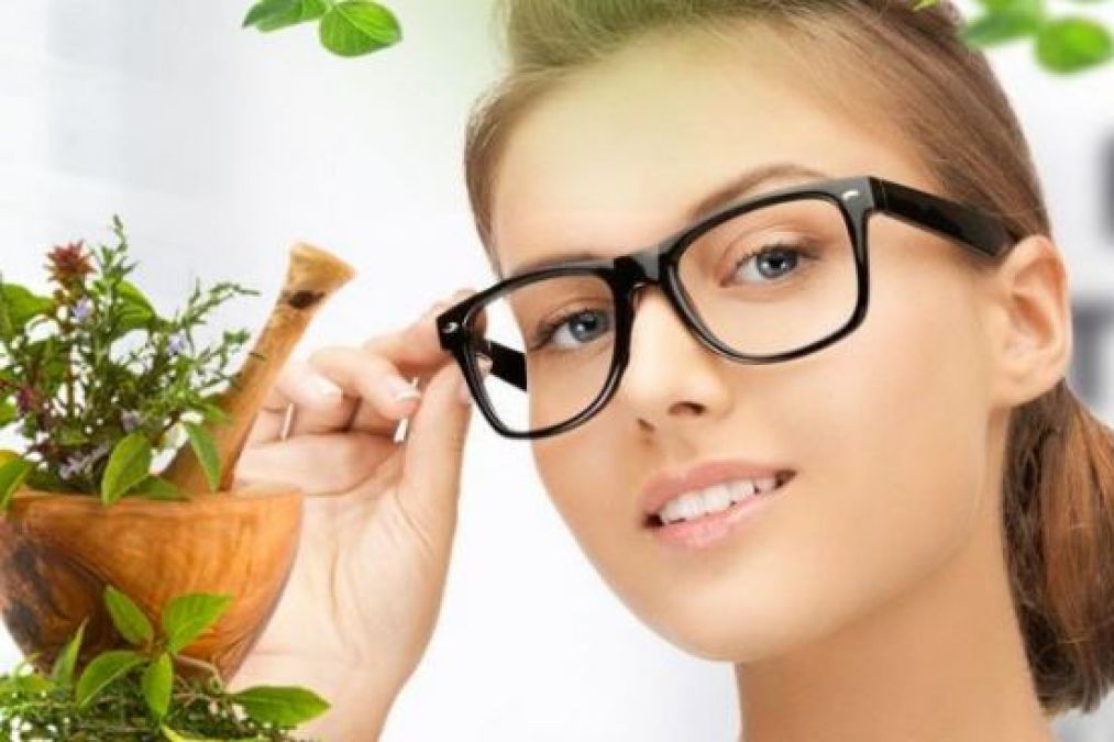 Want to remove the glasses forever, then try this home remedy