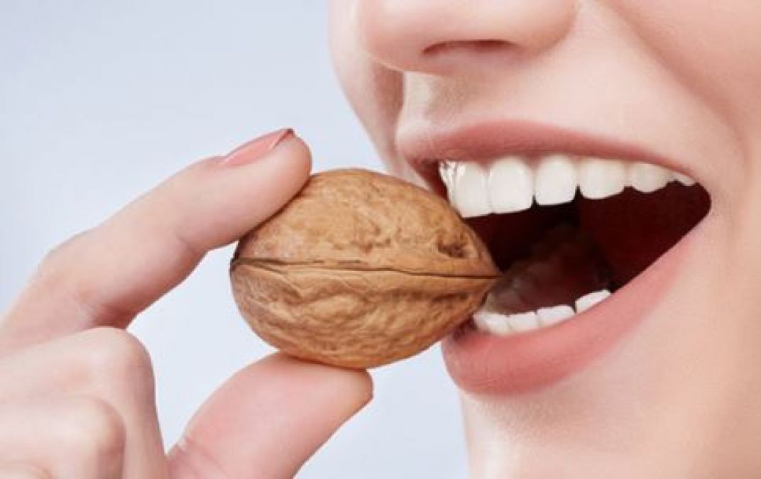 Include these special items in the diet to get strong teeth