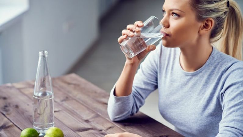 जानिए क्या है सुबह खाली पेट में पानी पीने के फायदे
