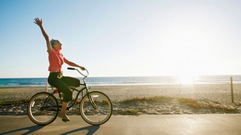 साइकिलिंग करने से बनेगी आपकी सेहत, जानिए इसके फायदे