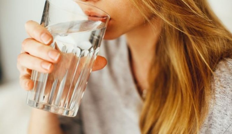 क्या पानी पीने से खत्म हो सकता है डिहाइड्रेशन? जानिए एक्सपर्ट्स की राय