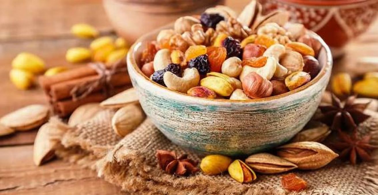 If you are fond of eating dry fruits, then first read the harm caused by it
