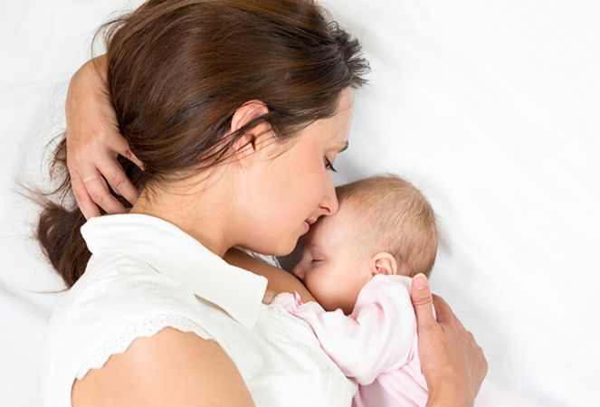 स्तनपान एक बच्चे के साथ साथ माँ के लिए भी होता है जरुरी