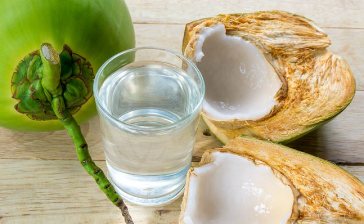 पेट की सूजन और इन्फेक्शन से छुटकारा दिलाता है नारियल का पानी