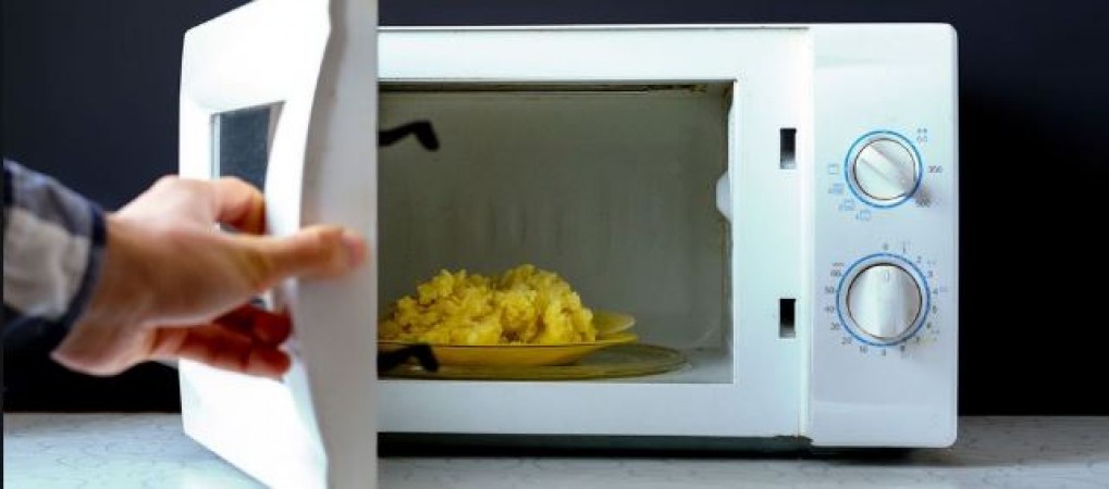 Heating and eating these things in the microwave has a bad effect on health