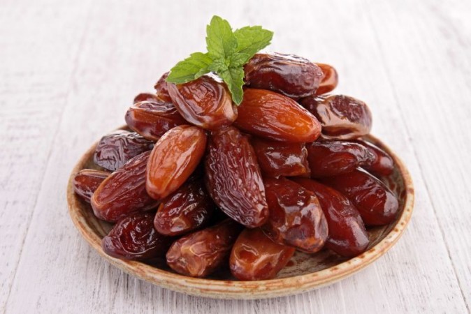 Dry fruits benefit: Date relieves constipation problem