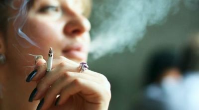 पीरियड्स के दौरान महिलाएं क्यों करती हैं धूम्रपान