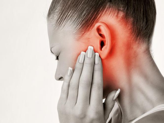 जानिए कैसे करे लहसुन से कान के दर्द का इलाज