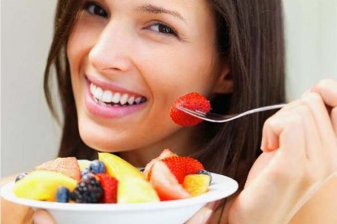 गलत समय में फलों को खाने से हो सकता है सेहत को नुकसान