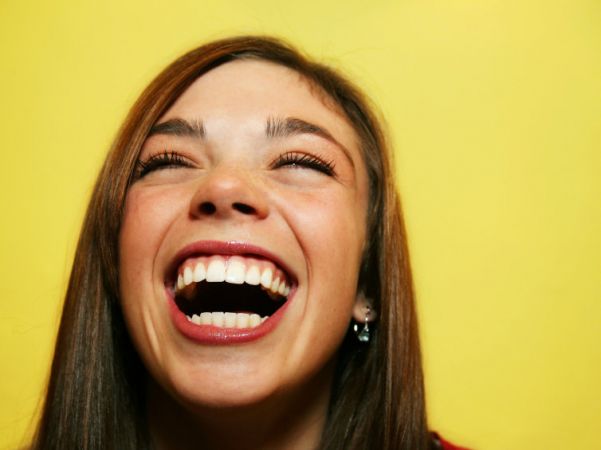 सेहत के लिए फायदेमंद होता है हंसना