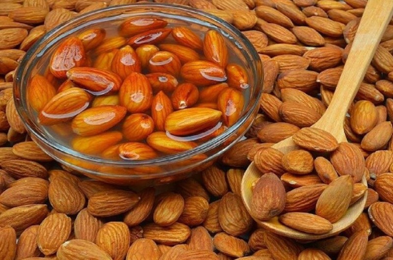 Don't Forget These Mistakes While Soaking Almonds, or Risk Harm