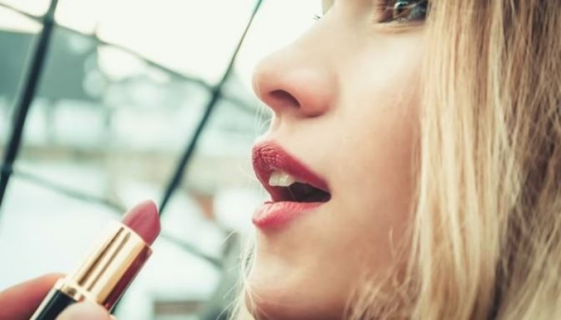 Be cautious with daily lipstick application, or face serious consequences