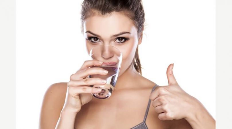 जानिए क्या है सुबह सुबह खाली पेट पानी पीने के फायदे