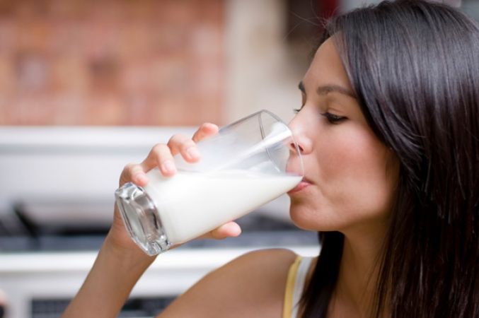 दूध पीने से बढ़ सकती है एसिडिटी की समस्या