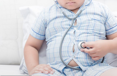 बच्चों में क्यों होता है मोटापा? जानिए इसके कारण और उपाय
