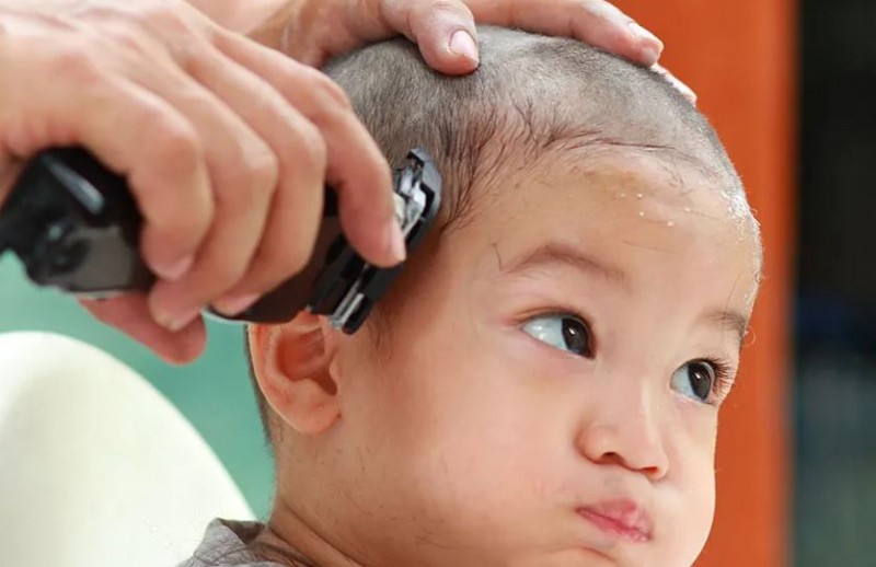 What is the Right Time to Shave Your Baby? Find Out Here