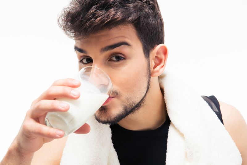खाली पेट में दूध पीने से हो सकता है सेहत को नुकसान
