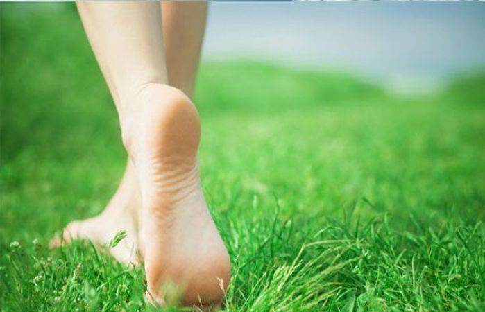 Walking on bare grass will benefit many benefits
