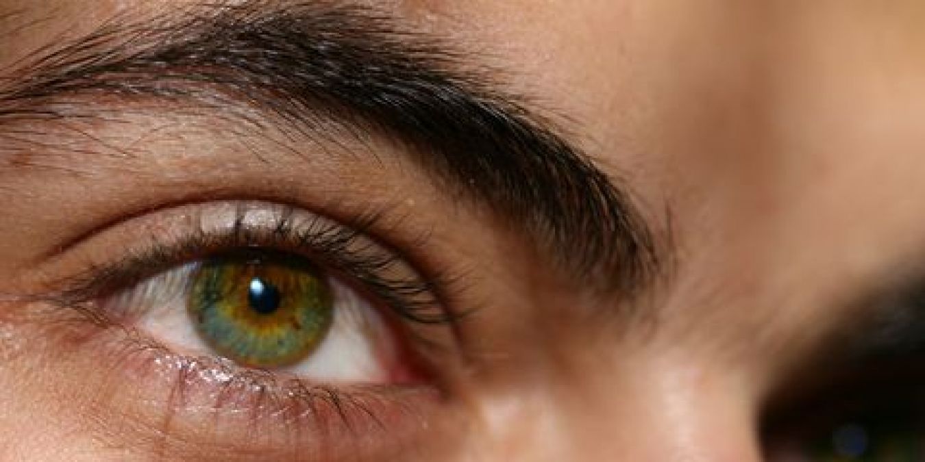 आंखों की रोशनी बढ़ा सकती है इस तरह की गई एक्सरसाइज