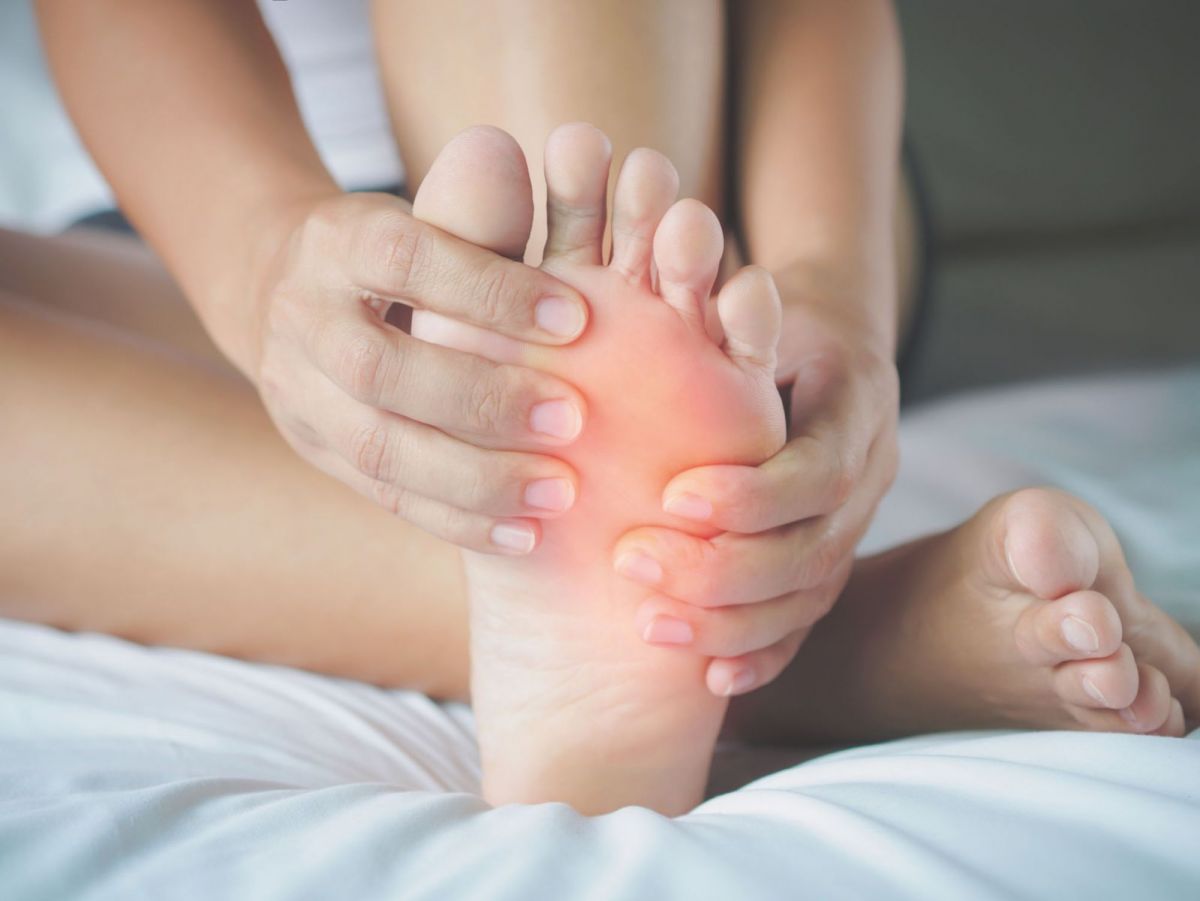 In this way, Aloe Vera can help in reducing the swelling of the feet