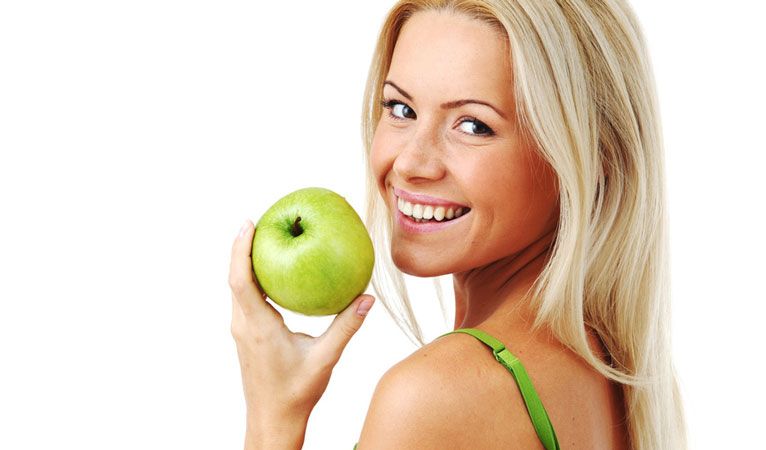 .स्वस्थ रहने के लिए सुबह खाली पेट में करें सेब का सेवन