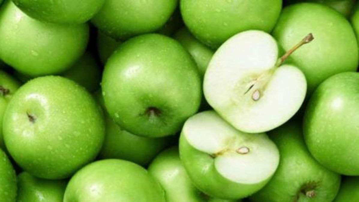 रोज सुबह उठते ही खाए हरा सेब, जानिए क्या है इसके फायदे