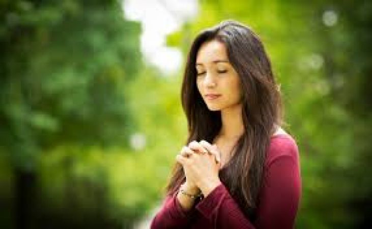 नियमित प्रार्थना से दूर होता होता है तनाव, जानिए और फायदे