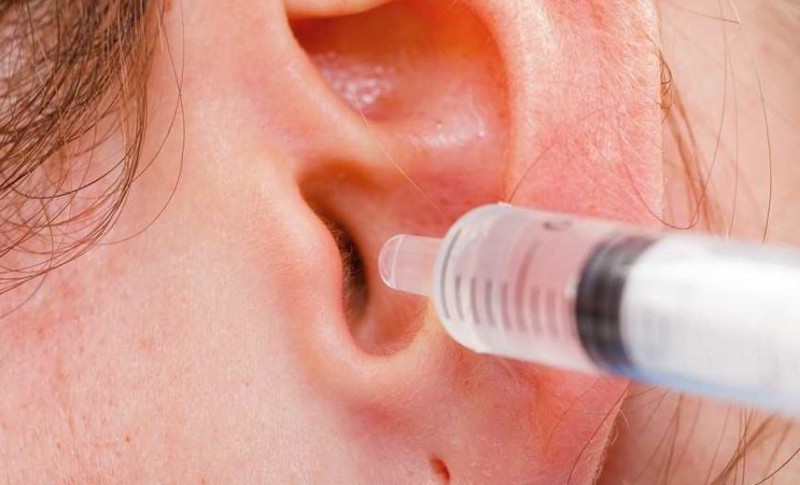 Is Putting Oil in Children's Ears Dangerous? Experts Weigh In