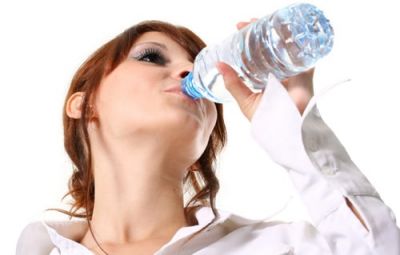दिनभर में आखिर कितना पानी पीना चाहिए? क्या है इस सवाल का जवाब