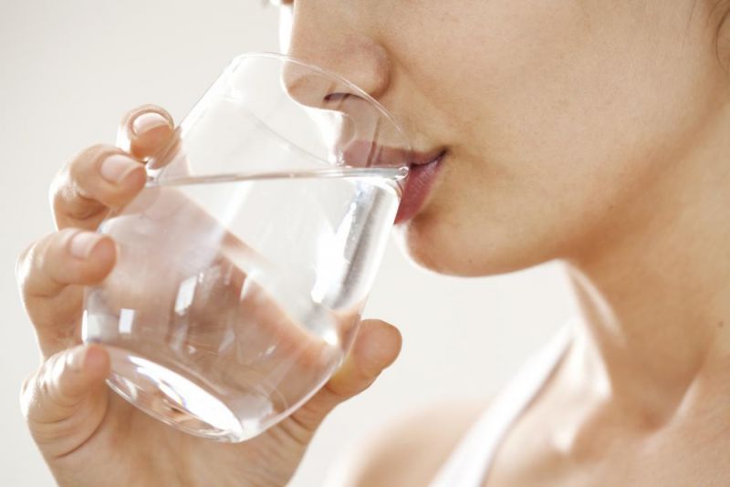 अधिक पानी पीना ख़राब कर सकता है आपका वेट लॉस प्लान