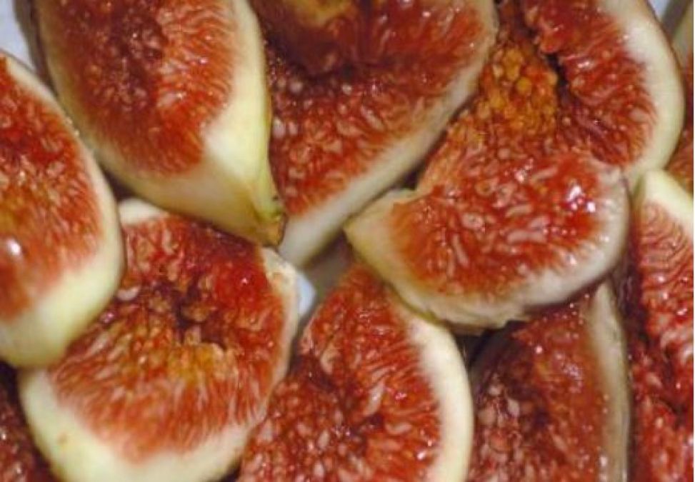 Eating soaked figs as soon as you wake up in the morning will have surprising benefits