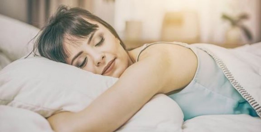 If you also sleep on your stomach then these 5 big problems can happen