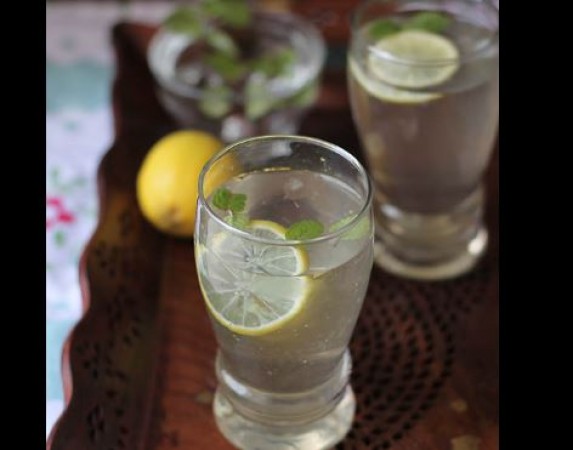 Drink a glass of lemon water every day in summer, many diseases will go away